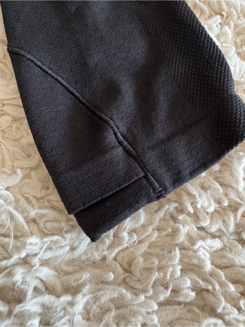 Aritzia long sleeve crop (swiftly material) - Picture 3 of 8